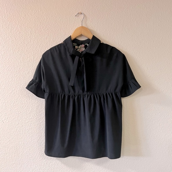 Black blouse with sheer floral mesh over shoulders, Size M - Picture 3 of 6